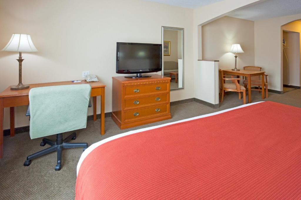 Days Inn & Suites By Wyndham Onalaska Room photo